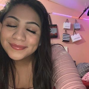 Meet your Posher, Liily